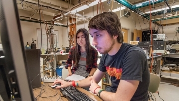 Students in lab working on project