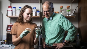 Lilli Lowrey'19 Ocean's Plastic Biological Research w Dr. Wessner