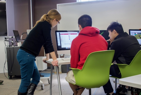 Tabitha Peck and Students on Lab Computers