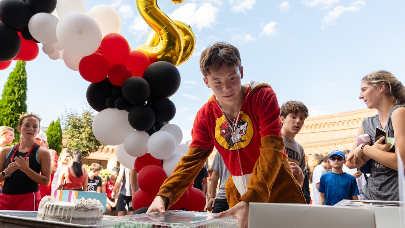 Top U.S. Athlete Got Her Running Start at the Cake Race | Davidson