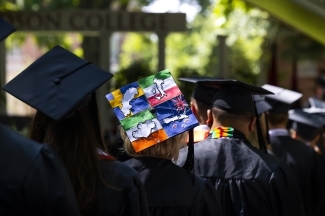 Decorated cap at Class of 2022 Commencement