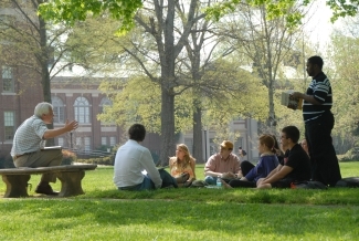 Outdoor class photo by Bill Giduz