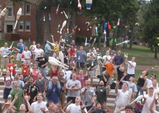 Jugglers on campus photo by Bill Giduz