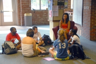 Student scene in the Union, photo by Giduz