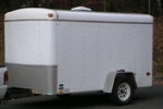 Closed cargo trailer