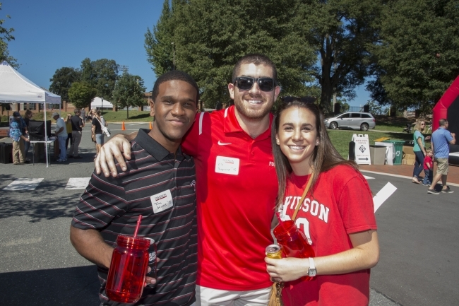 Alumni at Tailgate