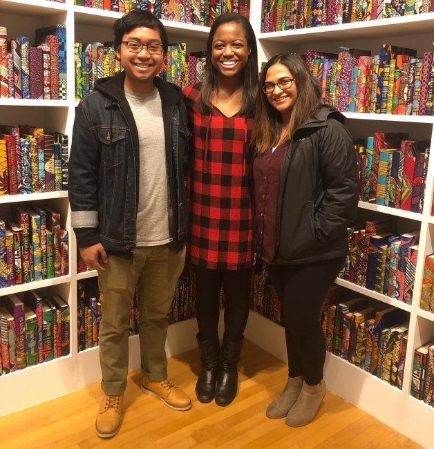 students visit a friend at The American Library