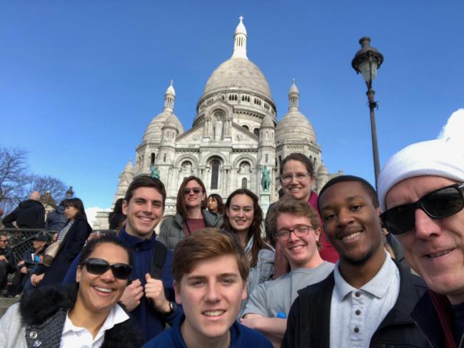 Group of students and faculty in Paris