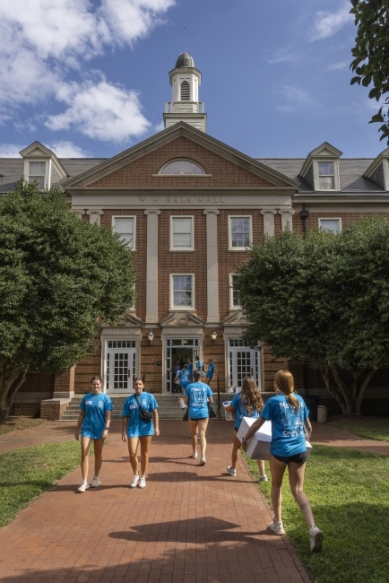 Move In Day 2022 Belk Hall