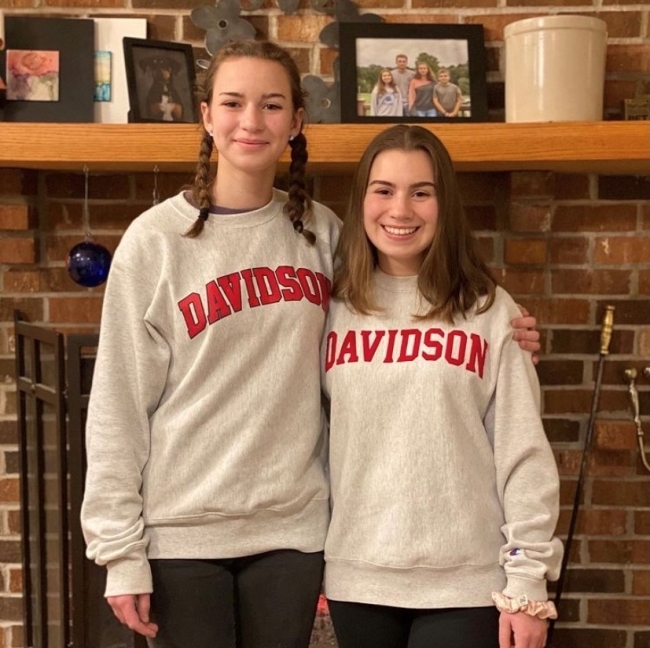 Students in Davidson sweatshirts