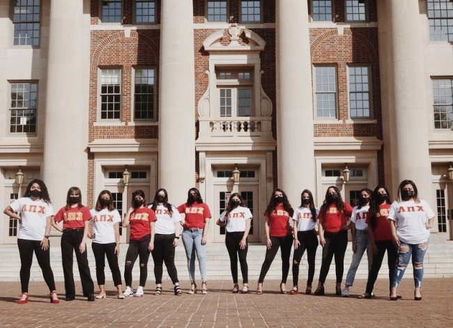 Lambda Sorority Women in front of Chambers