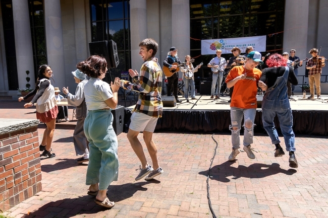 Students dance to the Appalachian Ensemble