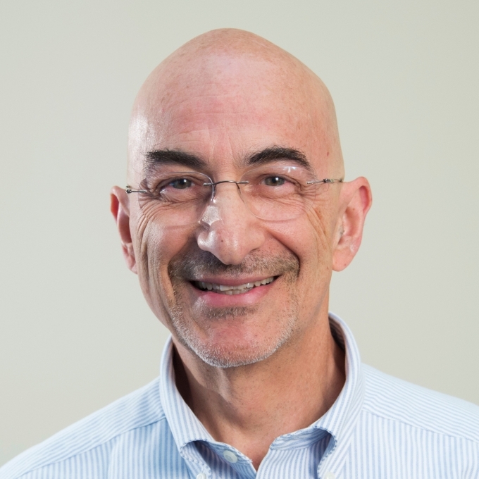 Carlos Seminario Headshot