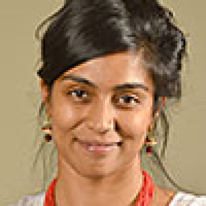 Sarah Waheed Headshot