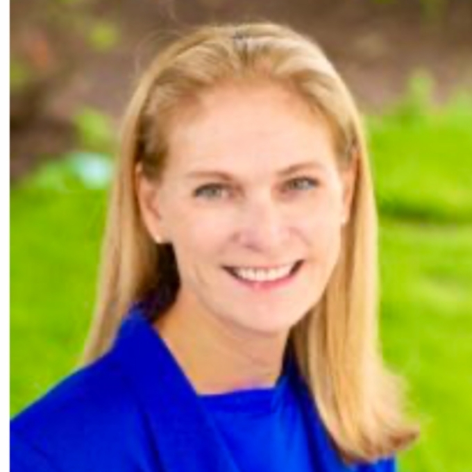 Debbie Booth headshot