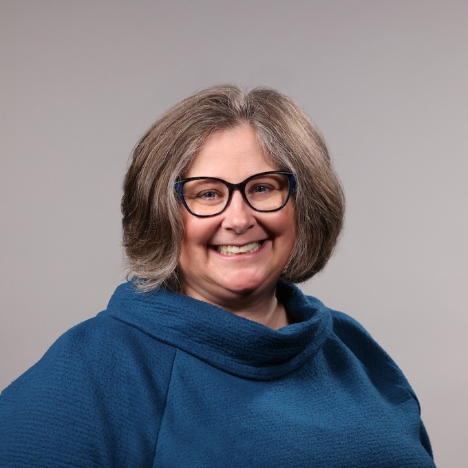Beth Bleil Headshot