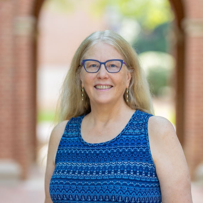 Kristi Multhaup headshot