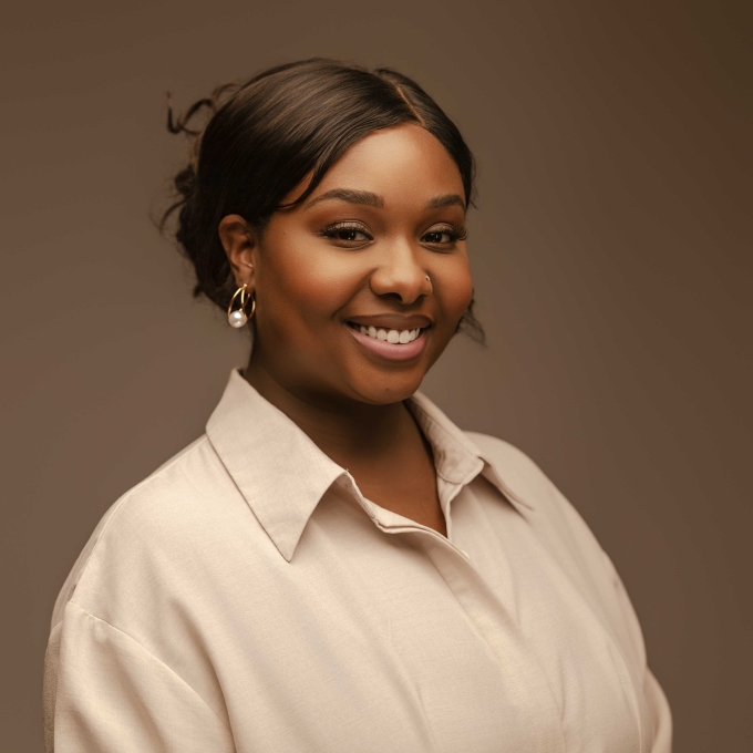 Headshot of Alexis Fintchre