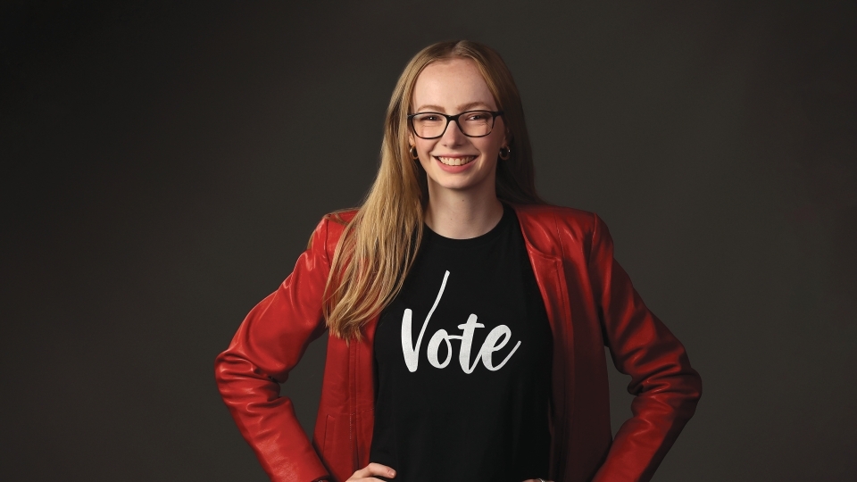 Maddie Buitendorp '22 Wears a "Vote" Shirt