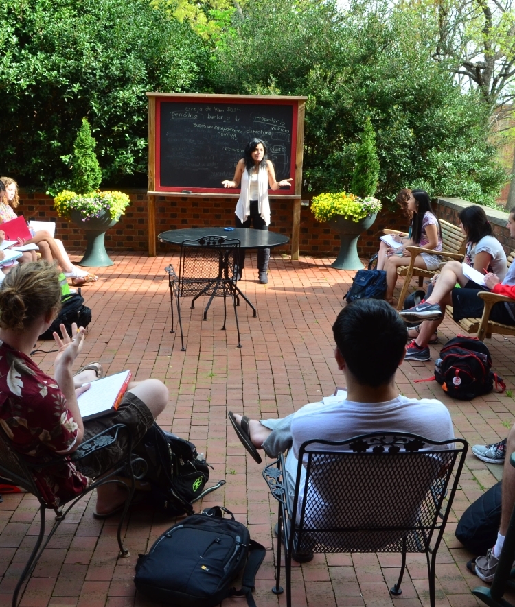 Students in Outdoor Classroom with Prof Rosalba Scott