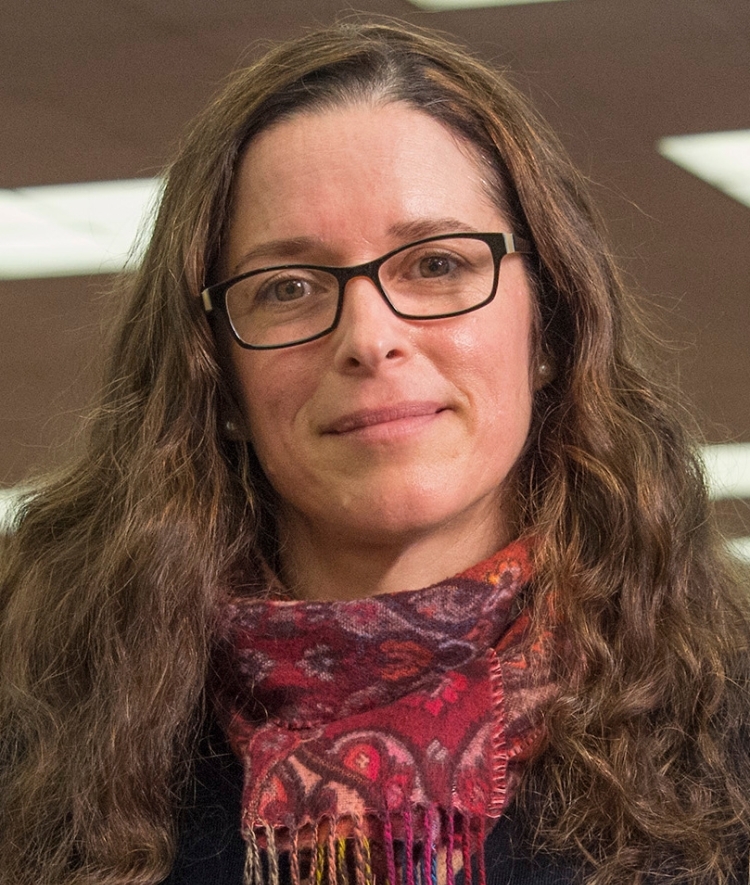 Rebecca Fernandez headshot