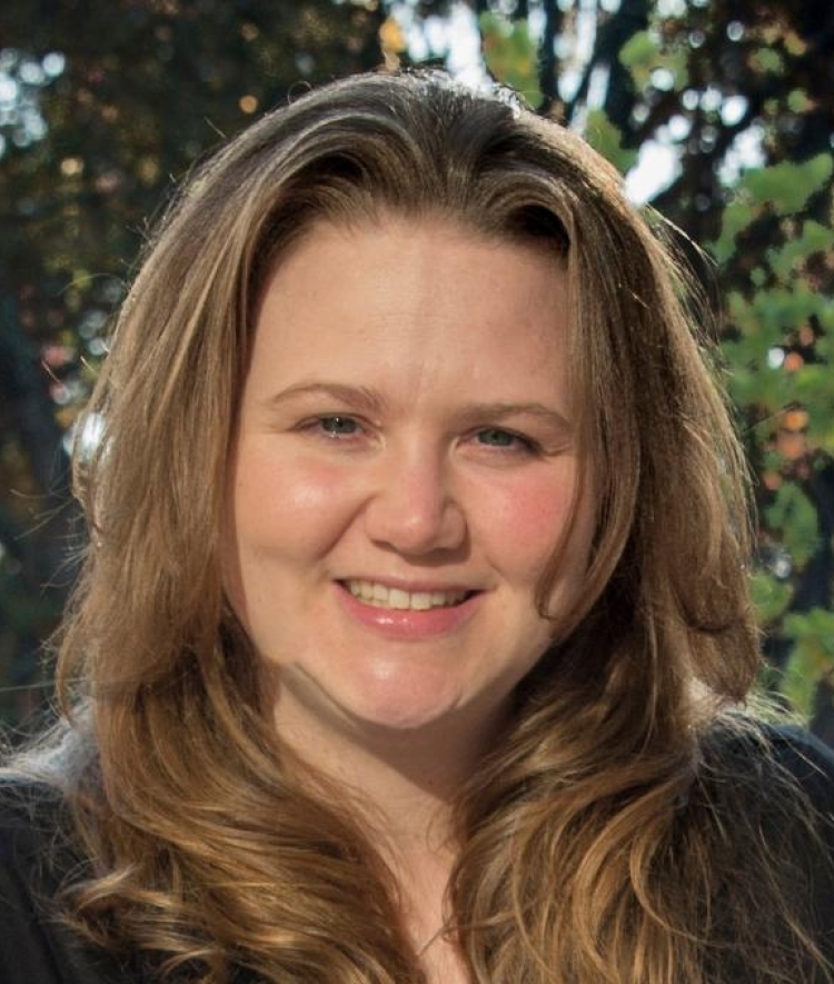 Headshot of Professor Nicole Snyder