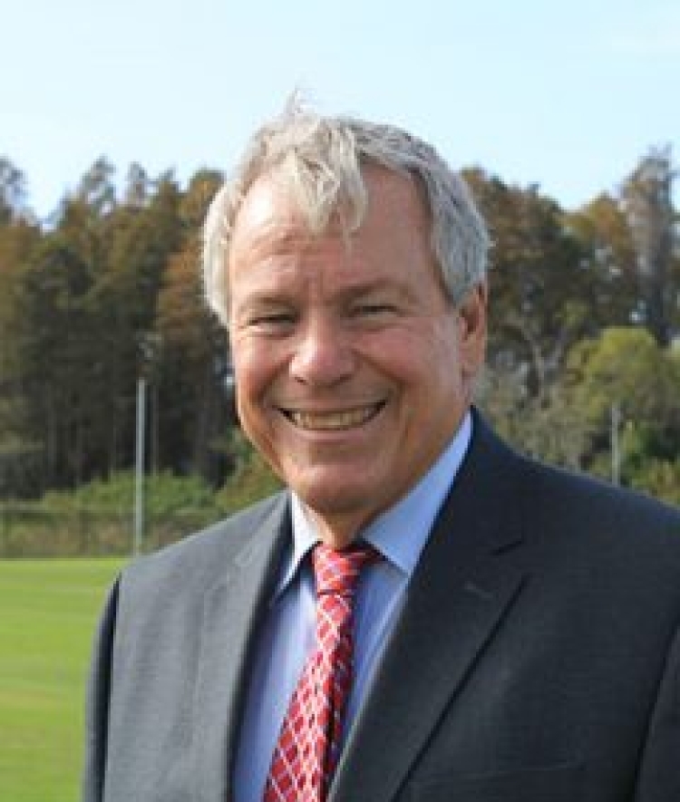 Coach Charlie Slagle
