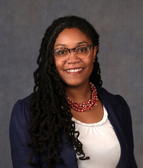 Phia Salter Headshot