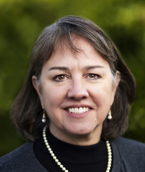 Julie Holland Headshot