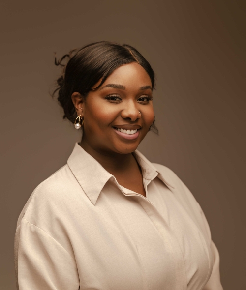 Headshot of Alexis Fintchre