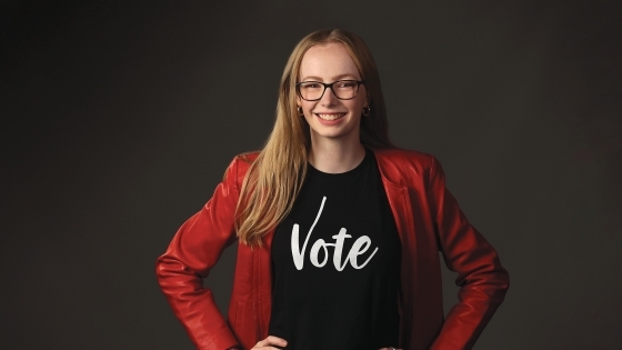 Maddie Buitendorp '22 Wears a "Vote" Shirt