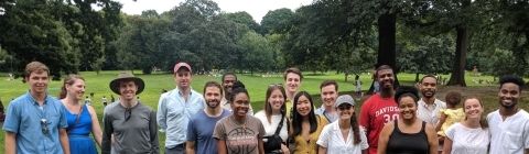 Alumni gathered at Prospect Park picnic