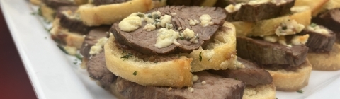 steak crostinis