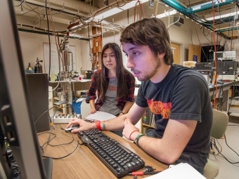 Students in lab working on project