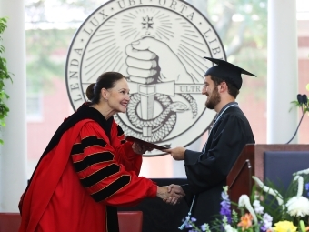 Student Shakes Pres. Quillen's Hand