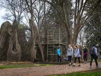 Patrick Dougherty Sculpture Volunteers Working