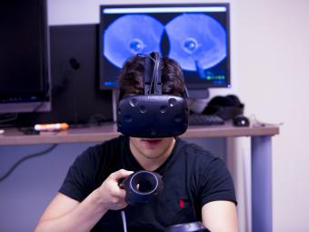 Student with Virtual Reality Gear 
