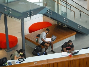 Students Social Distancing in Wall