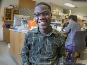 International student, Papa Morgan-Asiedu '17, in lab