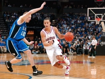 Steph Curry dribbling basketball