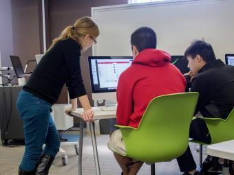 Tabitha Peck and Students on Lab Computers