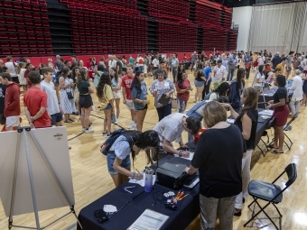 Students meet staff at Orientation Fair 2022