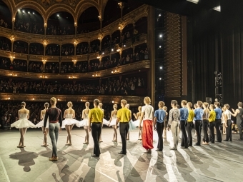 Kyiv City Ballet Troupe on stage