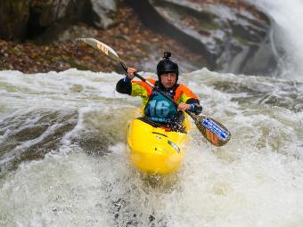Josh Huber '22 Kayaks Green River Race