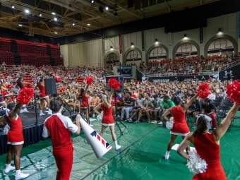 2022 Orientation Cheerleaders