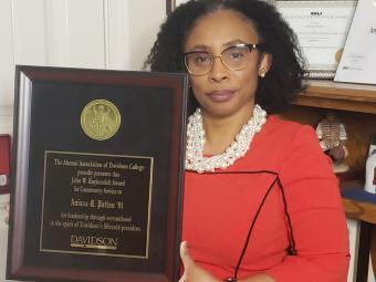 Anissa Patton '91 receiving the John W. Kuykendall Award for Community Service