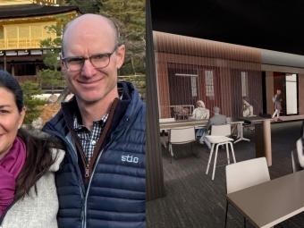 Fritz Porter ’99 and Mary Margaret Cochrane Porter ’98 alongside the newly named Porter Classroom in the George Lawrence Abernethy Library
