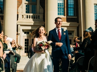 Haeger marries Lincoln Davidson ’15 on the steps of the Chambers building