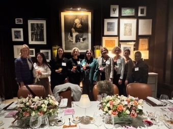 San Francisco Table for Eight gathering of Davidson Alumnae