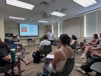 guitarist Guillermo Guillén teaching